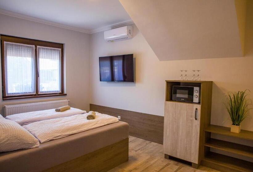 민박 Kukorica Csárda Apartman