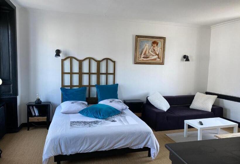 تختخواب و صبحانه Chambre Spacieuse Dans Maison Renovee