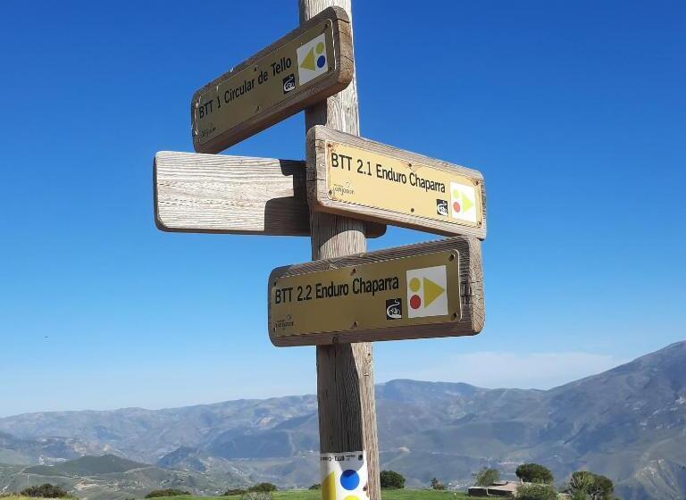 צימר Alpujarra Guesthouse, Habitaciones En Un Cortijo Sostenible Y Aislado En Medio De La Nada En Parque