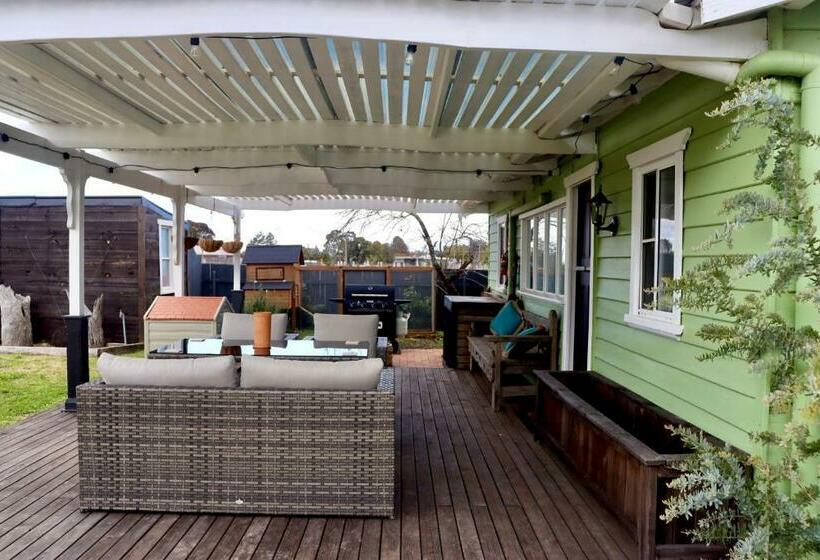 مبيت وإفطار Clover Cottage Uralla