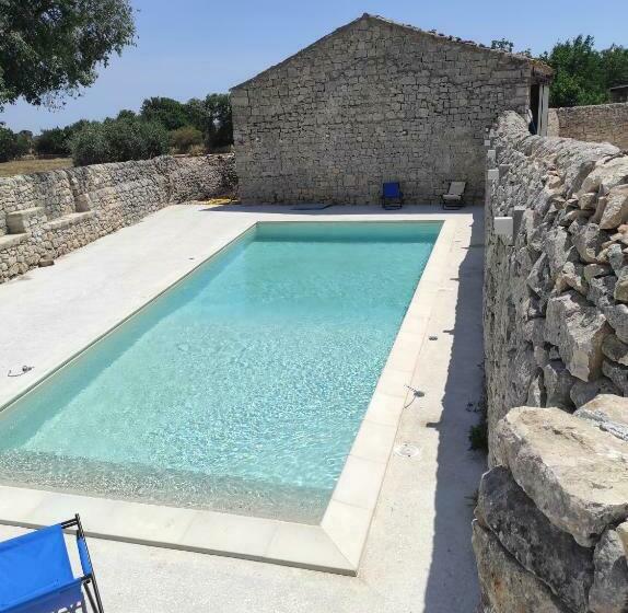 هتل Agriturismo Fondo Paliemmu B&b