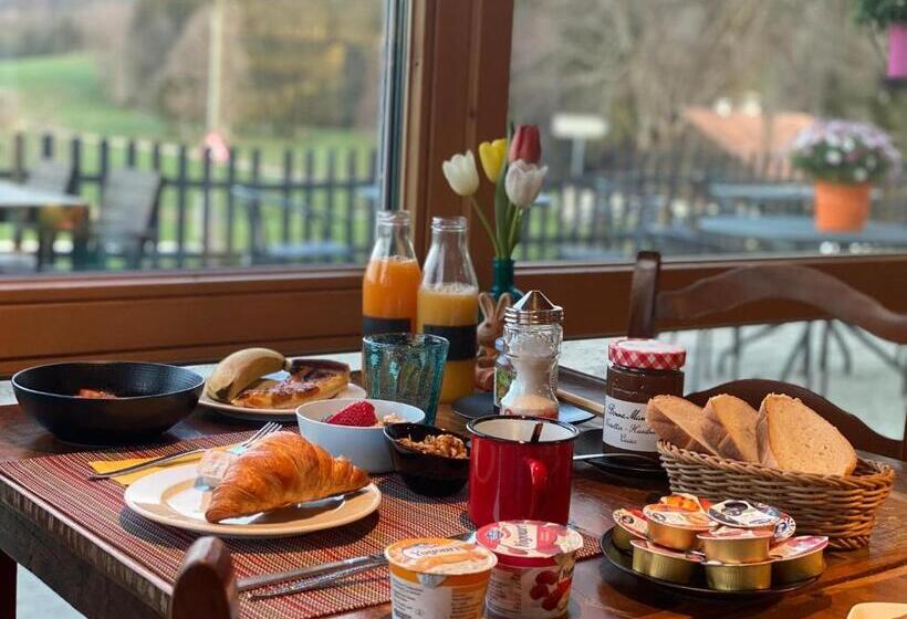 فندق Hôtel Restaurant Les Cernets Swiss Lodge Ssh