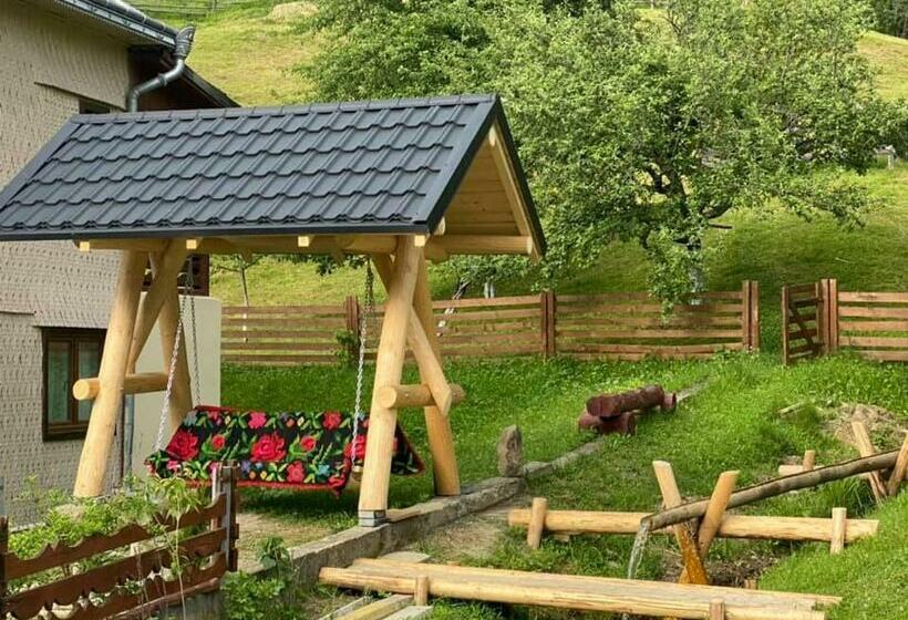 ペンション Casa Agroturistica Tarancuta Din Vatra Moldovitei
