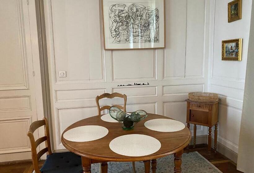 ペンション Château De Chatenay   Macon