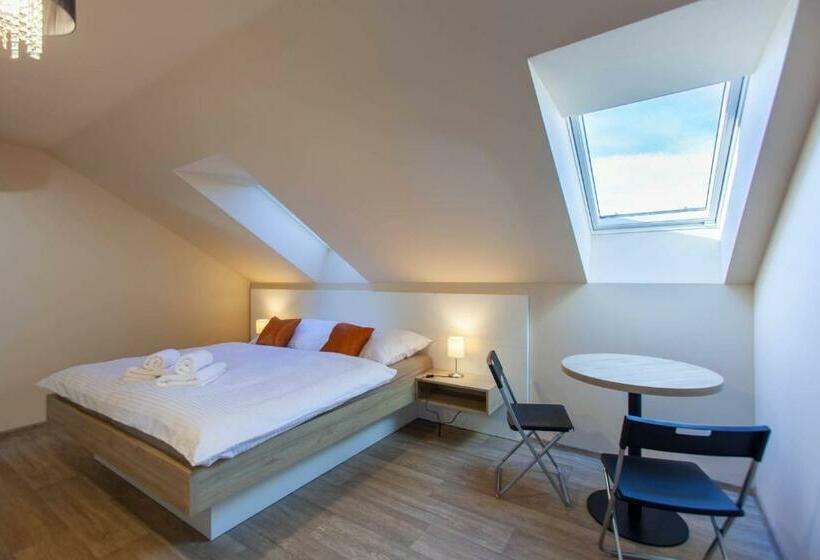 پانسیون Penzion A Restaurace Feldsberg