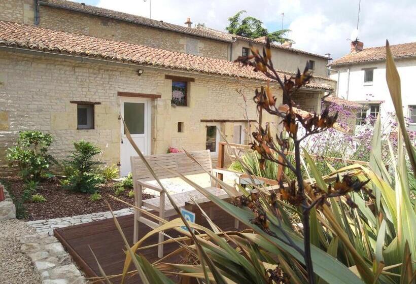 بنسيون The Piggeries At La Maison Tumtum Arbre