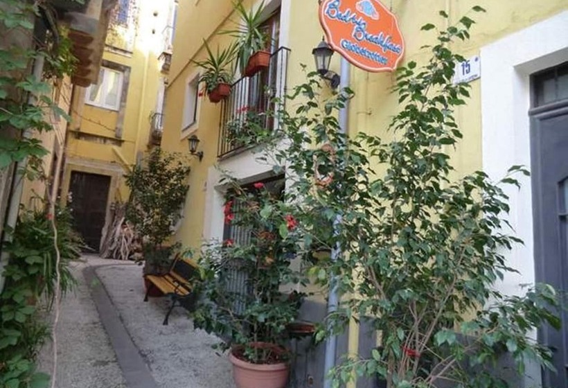 تختخواب و صبحانه Globetrotter Catania