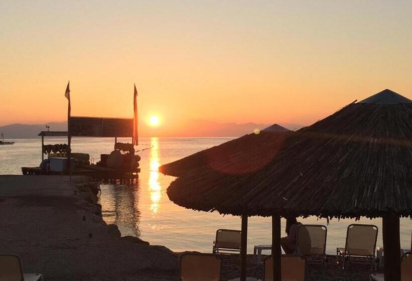 هتل Eros Beach