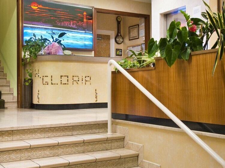 هتل Gloria