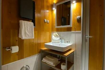 تختخواب و صبحانه La Réserve De L Aube   Hébergements Insolites Luxe Et Design