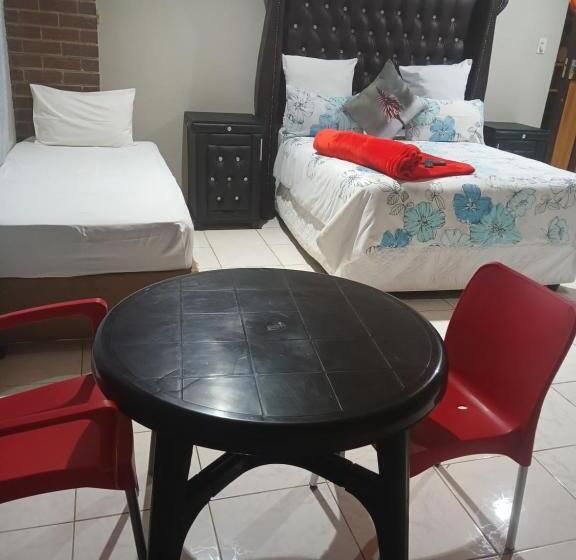 بنسيون 26 Zea Avenue Arcon Park Guest House