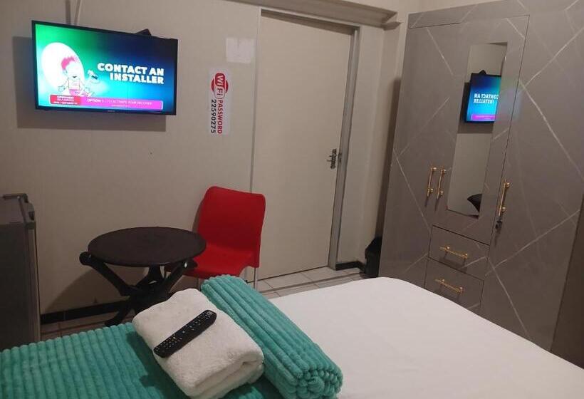 بنسيون 26 Zea Avenue Arcon Park Guest House