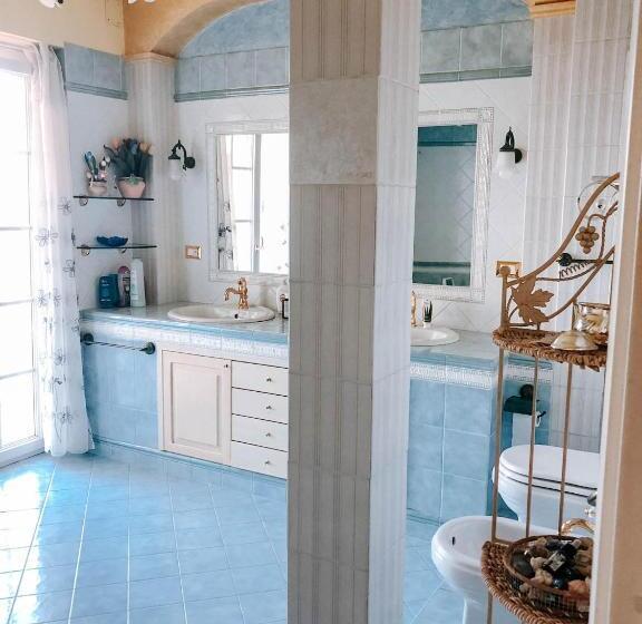 פנסיון Alexander S Home