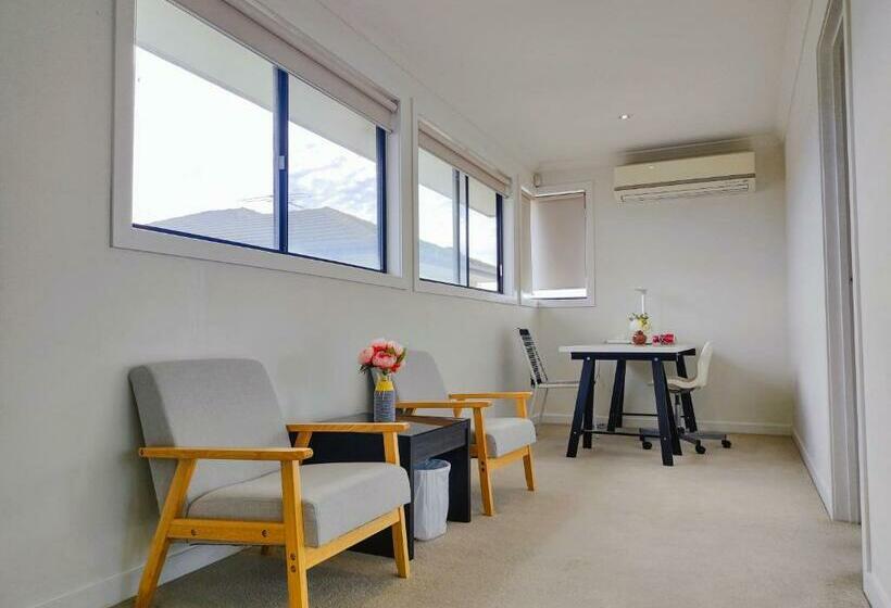 펜션 Not Entire House!! Cozy Two Bedrooms With Private Bathroom And Parking