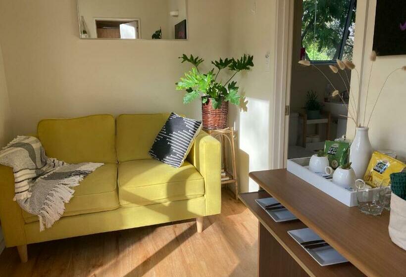 پانسیون The Willow Guest Suite