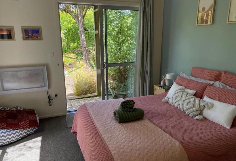 پانسیون The Willow Guest Suite