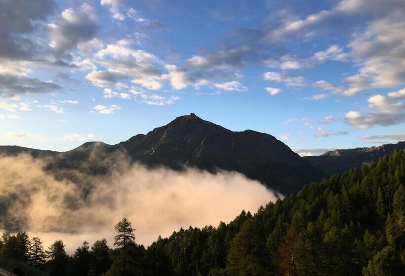 Bed and Breakfast Alp Es Cha Dadour