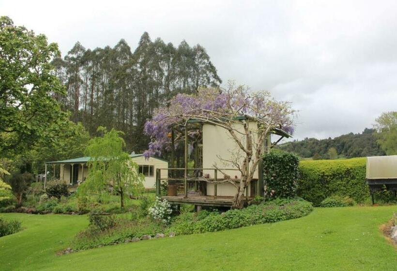 צימר Aramatai Gardens