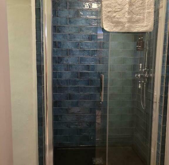 膳宿费 Afallon Townhouse