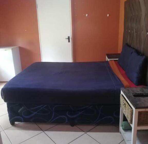 פנסיון Fk Guest Inn