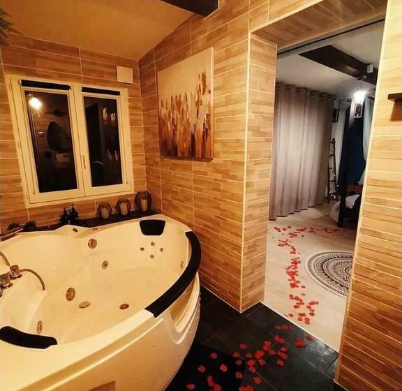 مبيت وإفطار A L Orée Des Pins   Gite Et Spa De 30 M2  Home Cinéma Et Massage En Sup