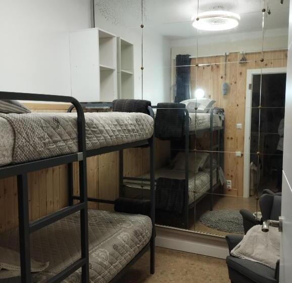 تختخواب و صبحانه Petite Chambre D Hôtes Lits Superposes Avec Salle De Bains Privee Chez Catherine A Reus