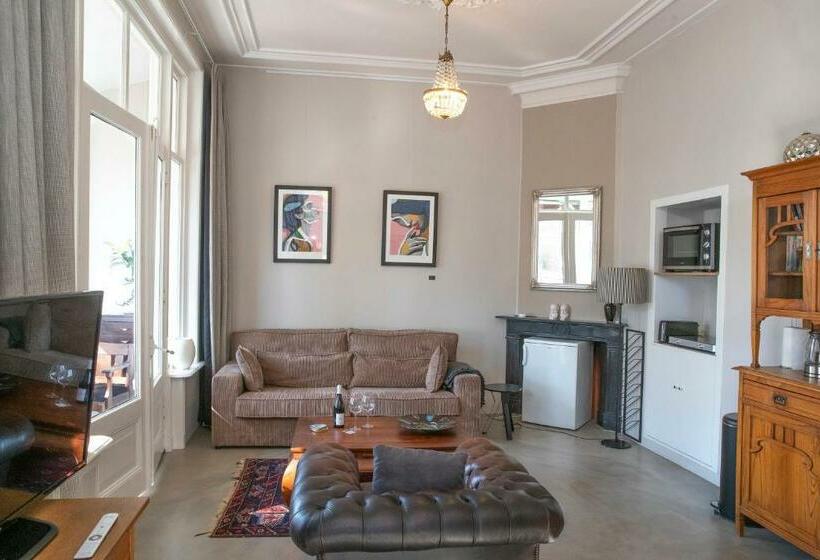 تختخواب و صبحانه De Grift