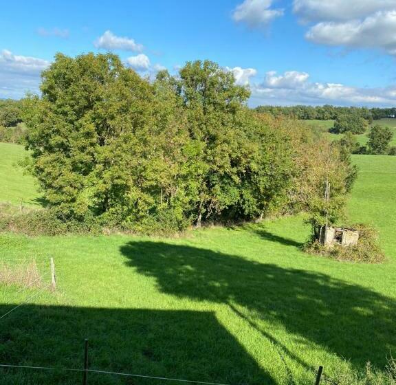 膳宿费 Chambres Et Table D Hôtes Le Cèdre Aveyron