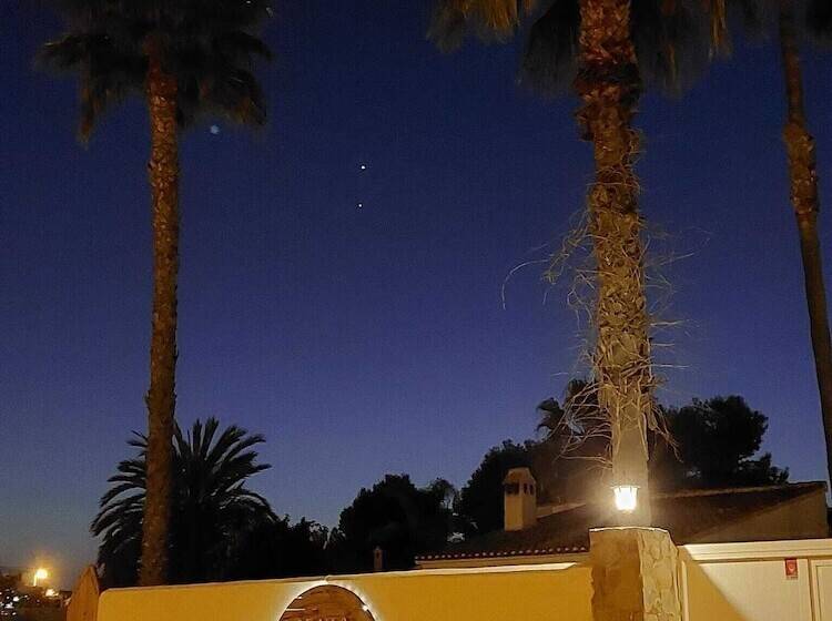 Zenia Hostel