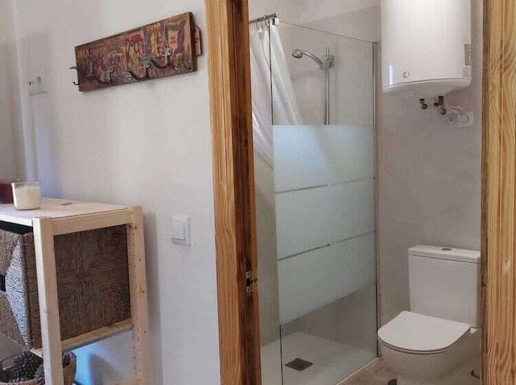 Zenia Hostel