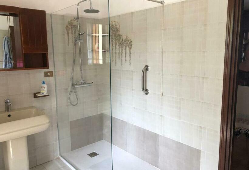 B&b Villa Rosella Appartamento Completo Di Camera Matrimoniale E 2 Letti Singoli