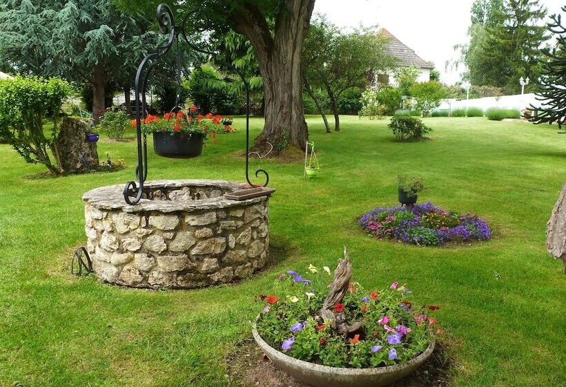 تختخواب و صبحانه Leclos Fleuri