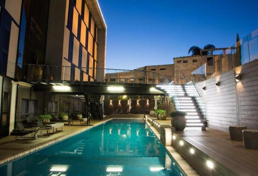 Mgb Hotel At 2ten