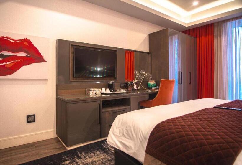 Mgb Hotel At 2ten