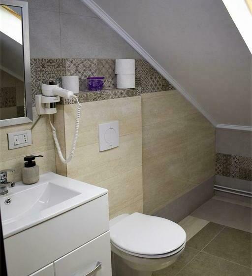 بنسيون Casa Traistau