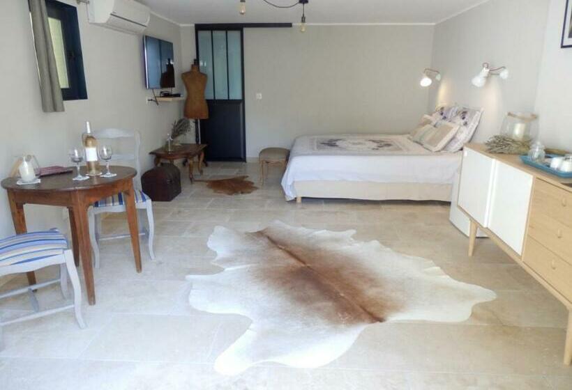 פנסיון La Secrète Chambre De La Tour