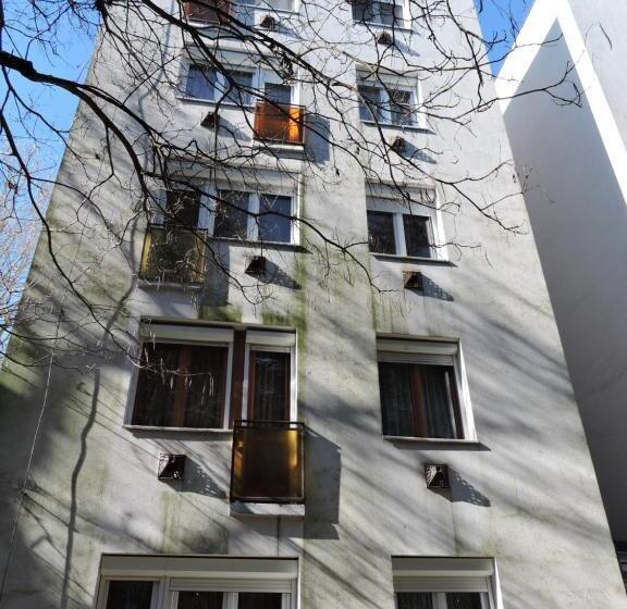 膳宿费 Melinda Apartman