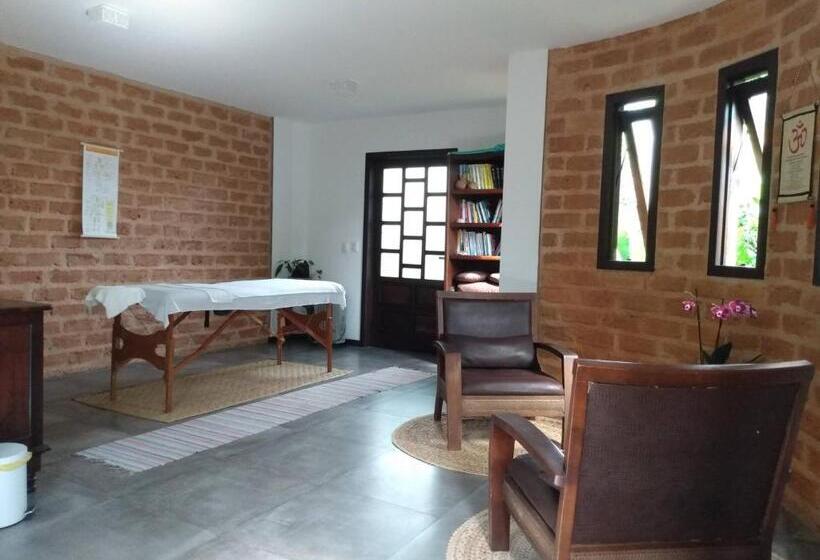 پانسیون Pousada Vila Guyrá