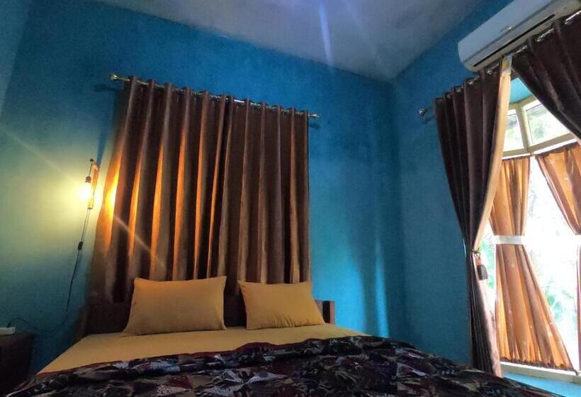 Owl Hostel Karimunjawa