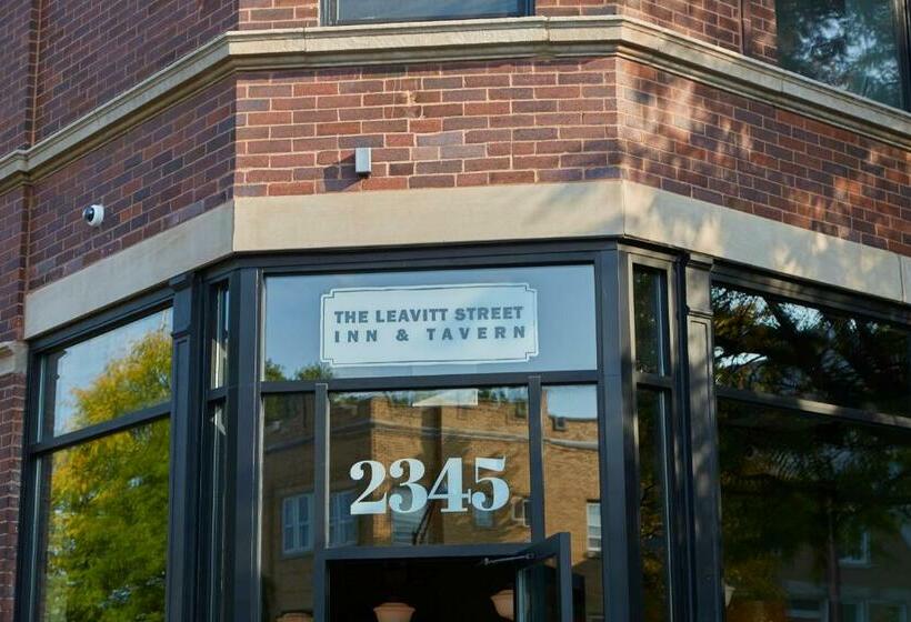הוסטל The Leavitt Street Inn & Tavern