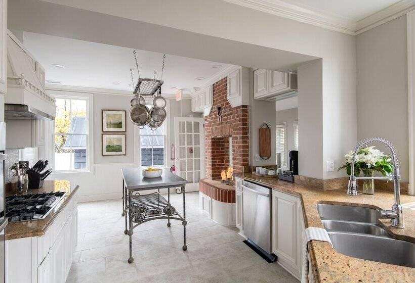 هتل 134 Prince   Luxury Boutique