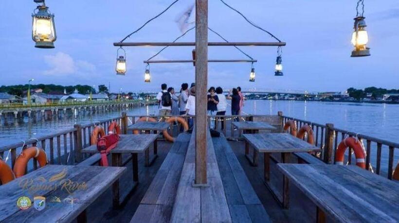 هتل Grand Kartika