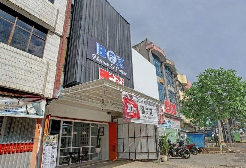 בית מלון כפרי Oyo 90399 Box House