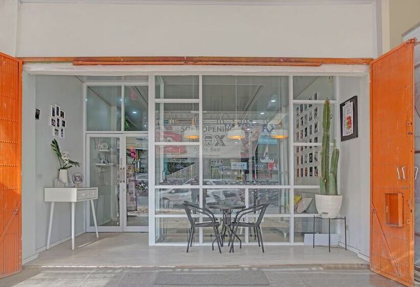 בית מלון כפרי Oyo 90399 Box House