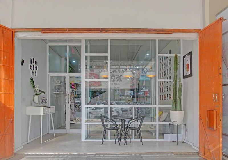 בית מלון כפרי Oyo 90399 Box House