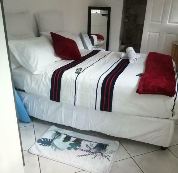 Пансион Lytton Cresent B&b