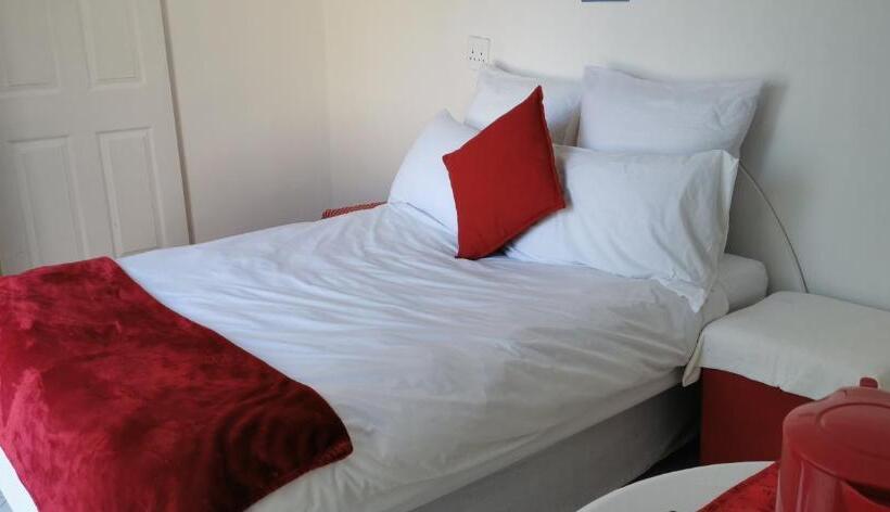Пансион Lytton Cresent B&b