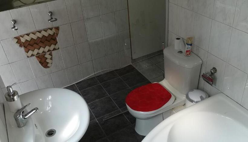 Пансион Lytton Cresent B&b