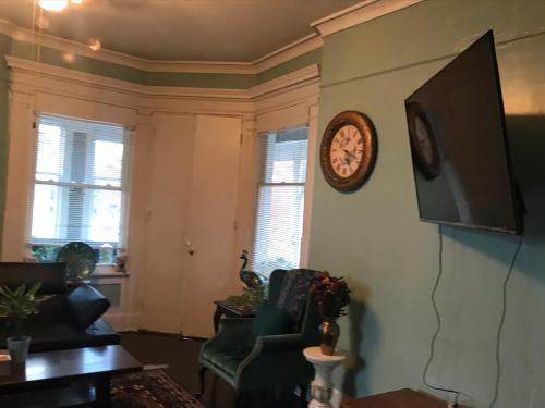 مبيت وإفطار 5 Star Victorian Mansion Downtown No Locals