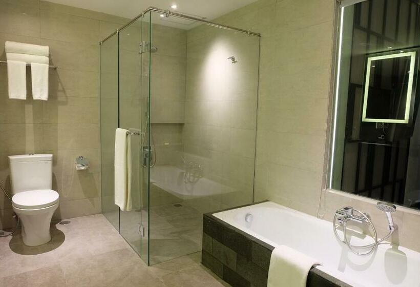 Grand Swiss Belhotel Darmo